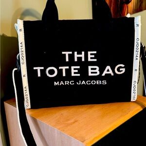 Authentic Tote Bag from Michael Kors.